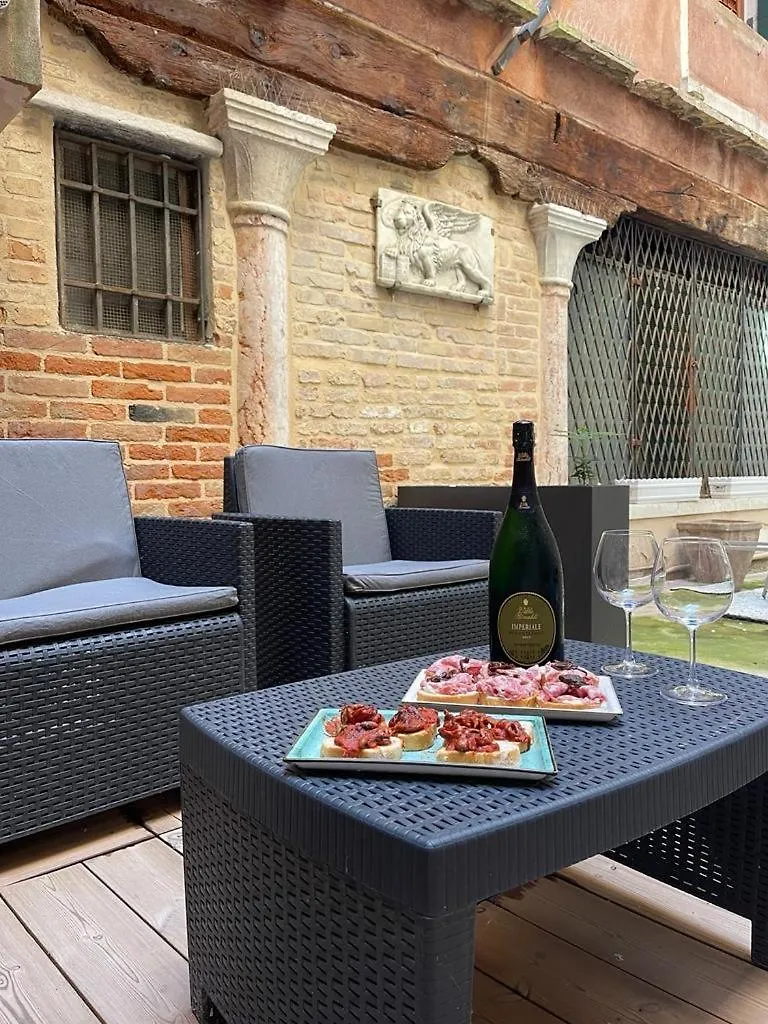 Apartment Ca' Dell'Ombra Felice - Canal View Venice